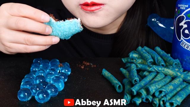 ASMR DRINKING SOUNDS 신기한 물 먹방 *BLUE FOOD: BLUE TAKIS, EDIBLE ORBEEZ, EDIBLE LIPSTICKS, EATING SOUND смотреть онлайн