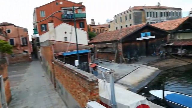 Первый раз в Европе. Венеция. Куда-то забрел смотреть онлайн