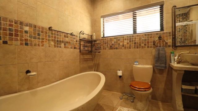 5 Bedroom For Sale | Protea Park смотреть онлайн