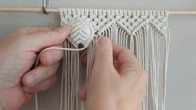 DIY Macrame wall hanging tutorial, old school classic pattern, intermediate level, step by step смотреть онлайн