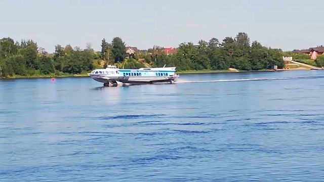 Метеор -184 на Неве, маршрут Шлиссербург-СПб смотреть онлайн