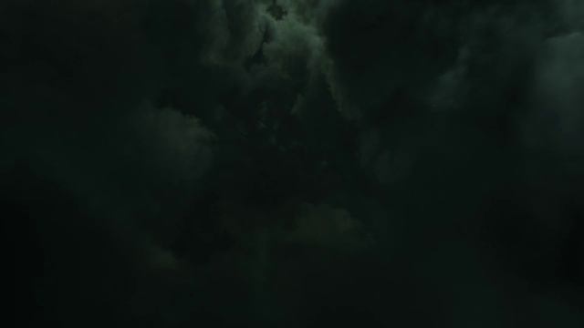 Полет в Мрачных Темных Облаках с Молниями. Зловещий Фон. Бесконечный Цикл смотреть онлайн