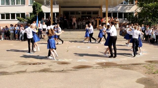 Вальс на последнем звонке Школа02 Чернигов 25-05-2018 смотреть онлайн