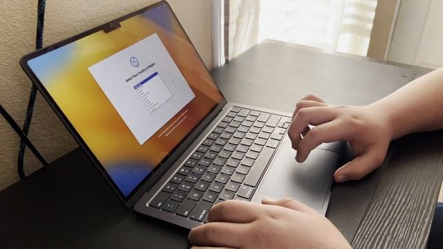 M2 MacBook Air Midnight unboxing смотреть онлайн