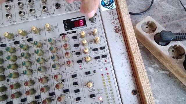Review Mixer BEHRINGER EURORACK UB2442FX-PRO