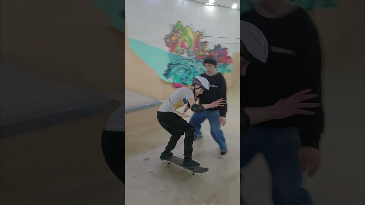 Тренировка по скейтборду с Сашей в Bunny Hop смотреть онлайн