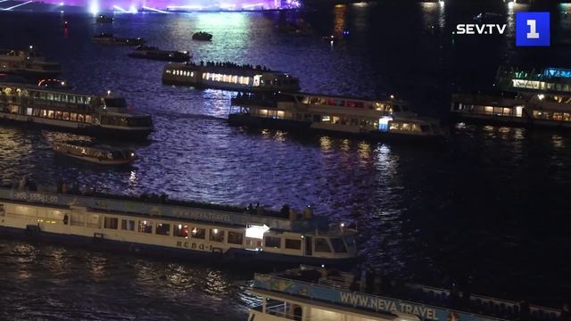 В Санкт-Петербурге прошёл «Петровский фестиваль огня» смотреть онлайн