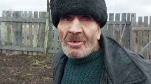 Дед Матвей не хочет тушенку.