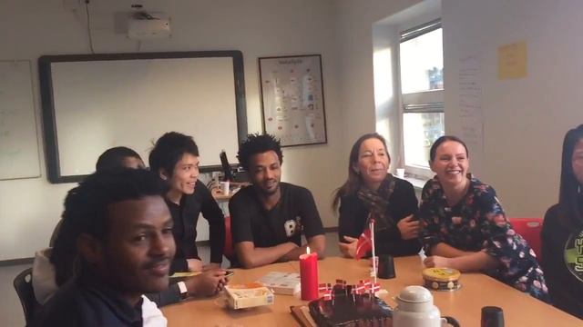 День рождение и рождество! Вкусный день??? праздник в школе смотреть онлайн