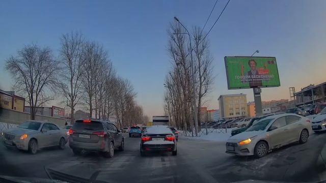 Trip on the Tyumen city streets/Движение на автомобиле по Тюмени с улицы Киевской до Логунова смотреть онлайн