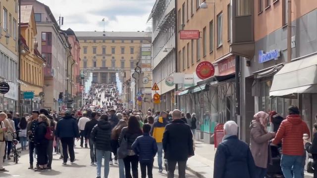 Valborg 2022 i Uppsala med forsränning, mösspåtagning och majbrasa i Sigtuna смотреть онлайн