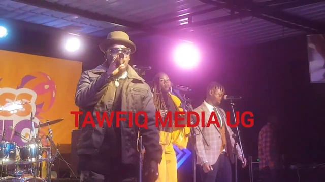 Ykee Benda ya kigudeko Oluvanyuma Lwe Byana Biwala Omulumba ku stage Nava mu Mbera ku performance y смотреть онлайн
