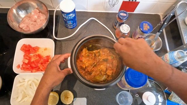 Bachelor Style Biriyani At Home | Tamilan In Paris | Food Vlogs