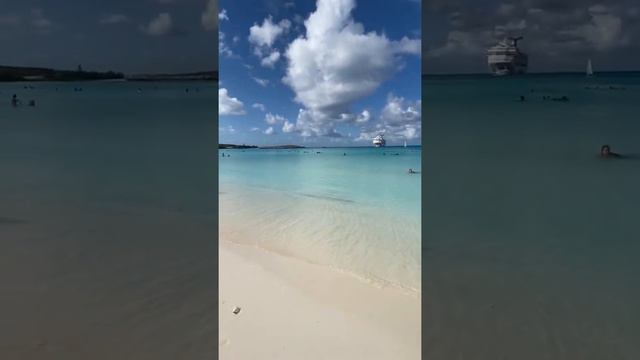 Relaxing Beach In Bahamas