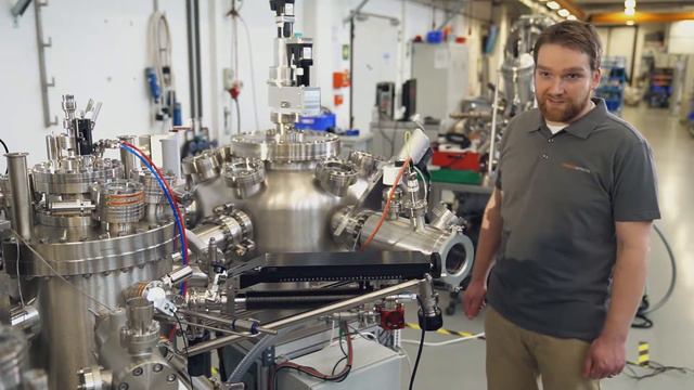 Marcel Ewald on Scienta Omicron´s customized UHV MBE system смотреть онлайн