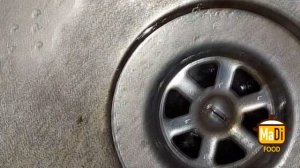 Как устранить засор и запах из раковины быстро и просто