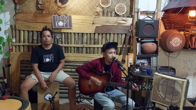 Terendap Laraku - Naff / Cover Live Akustik смотреть онлайн
