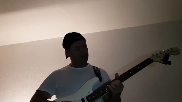 Ton test Ritchie Blackmore's Signature Stratocaster on Sometimes I feel like Screaming смотреть онлайн
