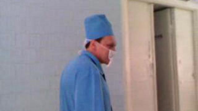 По пути в операционную.