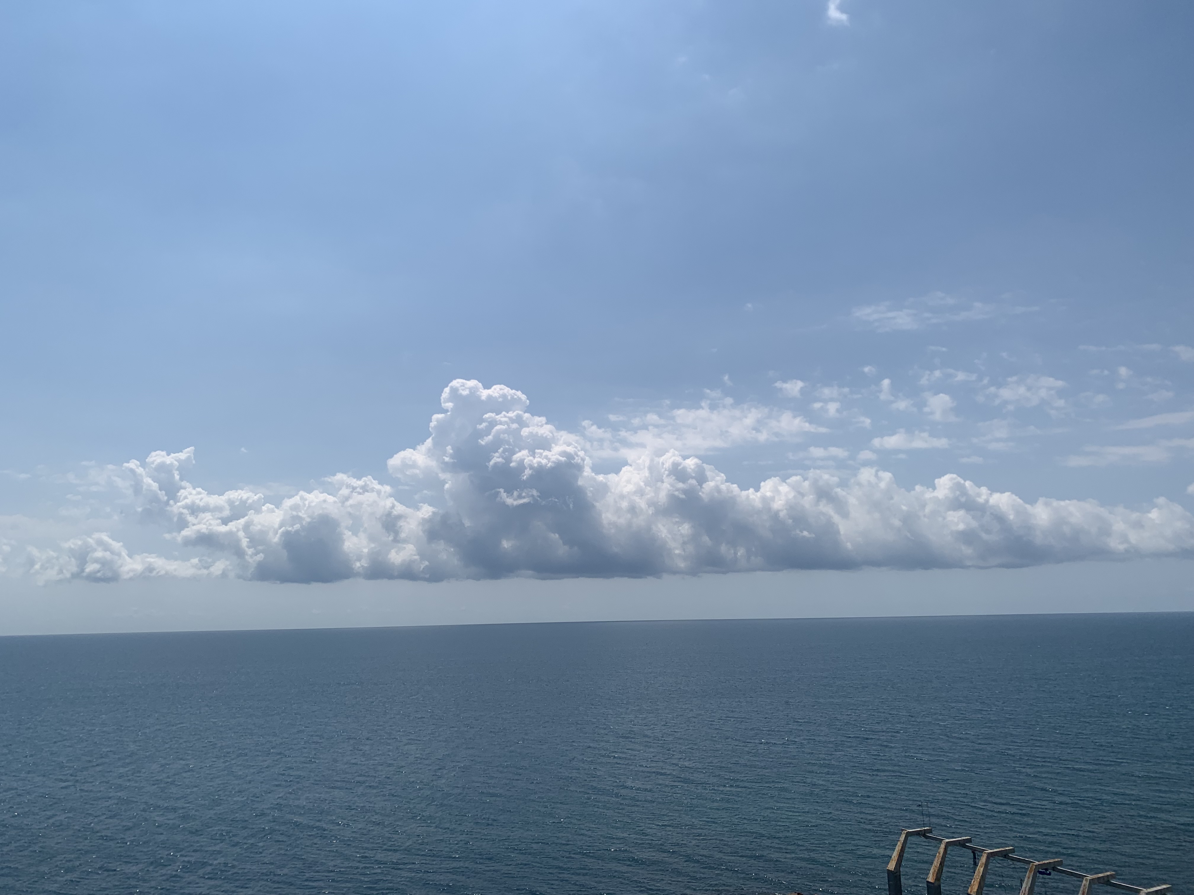 Красивый шторм! Крым. ЮБК. Гаспра. 21.04.2024 г. смотреть онлайн