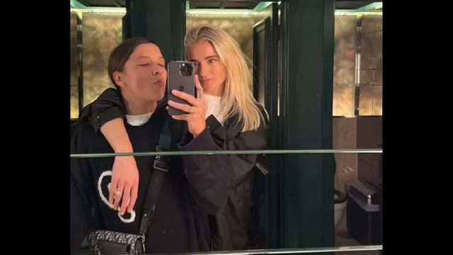 IT'S OFFICIAL?!! SAM KERR & KRISTIE MEWIS ATTEND EVENT AND PROUDLY SHOW OFF RING! FANS ARE STUNNED! смотреть онлайн