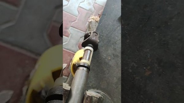 Устранение стука рулевого кардана РАВ4 (Eliminating the knocking sound of the RAV4 steering cardan)