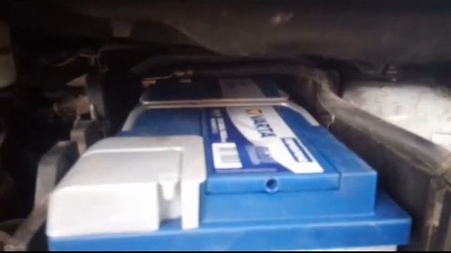 Замена аккумулятора на Форд Куга 2 (Battery Replacement Ford Kuga 2) смотреть онлайн
