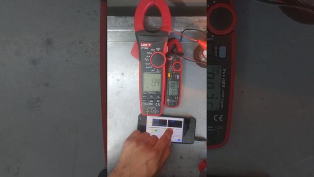 frecuencia de respuesta pinzas UNI-T UT208B y UT210D Pt.2 смотреть онлайн