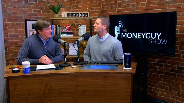Should You Ever Borrow Money From Your 401(k)? смотреть онлайн
