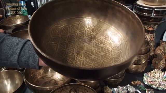 SZ-002 Singing bowl "Flower of Life" (Поющая чаша / Нота: A# 113 Гц/ 25 см) смотреть онлайн
