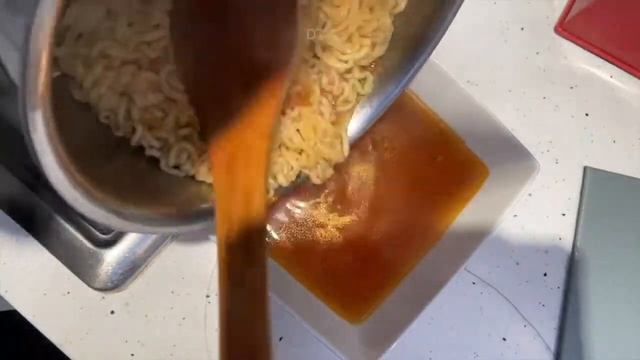 How To Cook Nongshim Kimchi Ramen Noodles смотреть онлайн