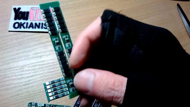 Разные мини BMS платы и изолятор для 18650 смотреть онлайн