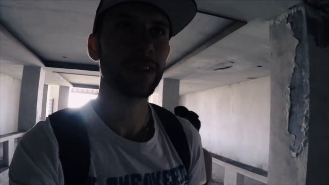 Бали: Заброшенный отель и самолет (вся правда от жителей) смотреть онлайн