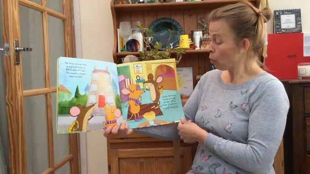 Mrs Parr's Story Time - The Town Mouse and the Country Mouse - An Aesop Fable смотреть онлайн