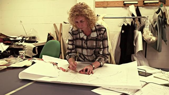 The Making of a Scottish Opera Costume - Full film смотреть онлайн