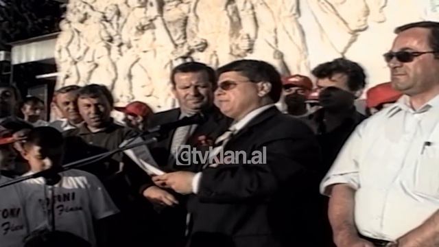 Bashkim Fino nis fushaten elektorale ne Kuçove - (6 Qershor 2001) смотреть онлайн