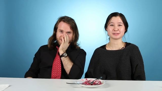 Americans Try Russian Holiday Food смотреть онлайн