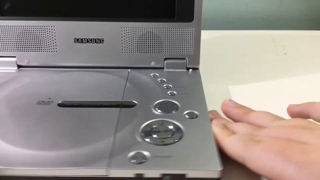 Samsung DVD-L75 Portable DVD Player Review! (I'm Running Out Of Ideas) смотреть онлайн