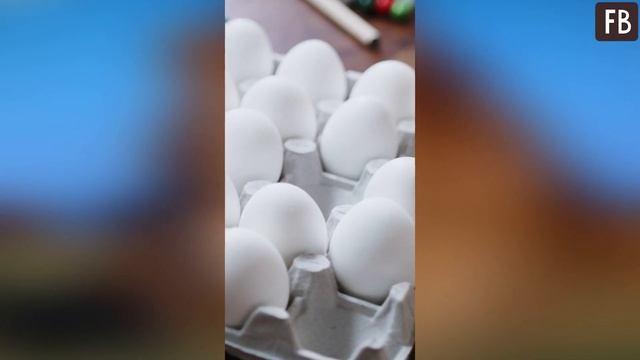 Всегда заливала яйца водой и сразу ставила на огонь. Недавно узнала, что нужно делать по-другому смотреть онлайн