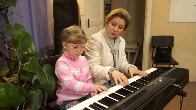 Татьяна Эйдинова и дочка Юля. Клуб Парус, 10 мая 2015 г. Часть 1. смотреть онлайн