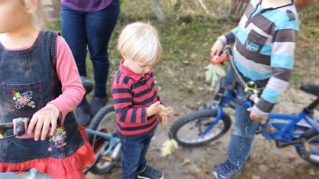 Утепляемся Осень/Зима 2022 во Франции. Куртки и Шарфы смотреть онлайн