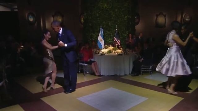 Obama dances the tango in Argentina Барак Обама Танцует Танго смотреть онлайн