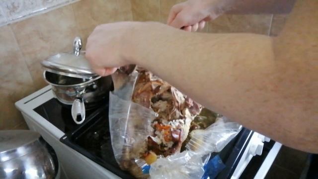 Жареный гусь в духовке. Кушаем и восхищаемся. смотреть онлайн