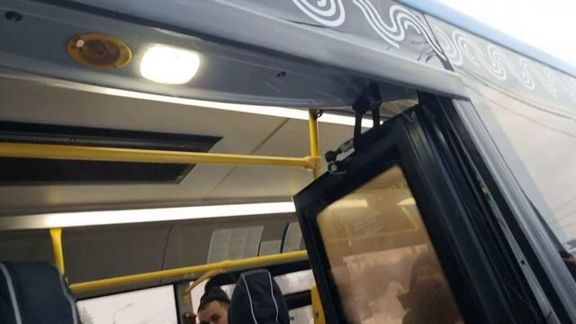 Беспредел контролёров в автобусе МЦ2 на выходе у миграционного центра ММЦ УФМС, похищение пассажиро смотреть онлайн