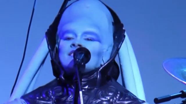 The Diva Dance from 5th Element LIVE Performance смотреть онлайн