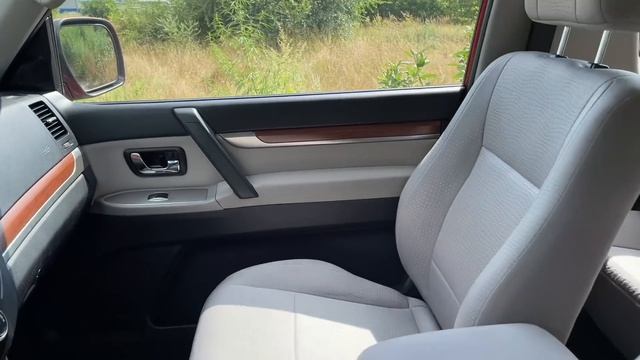 Редкий коротыш: 3-дверный Pajero IV с малым пробегом Mitsubishi Pajero Wagon 3.0 V6 смотреть онлайн