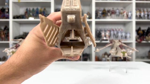 Micro Galaxy Squadron Republic LAAT Gunship Unboxing and Review from Jazwares смотреть онлайн