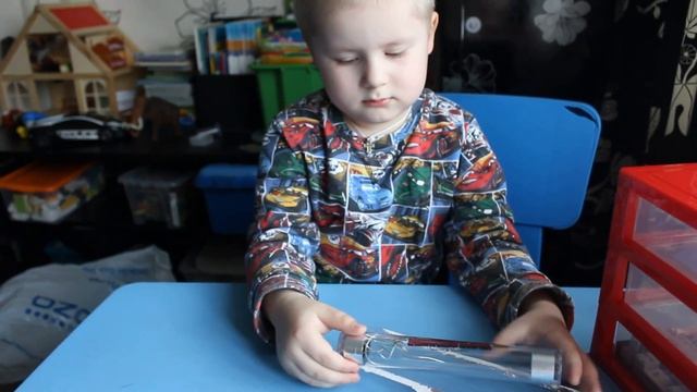Опыты для детей "Электрическая палочка" смотреть онлайн