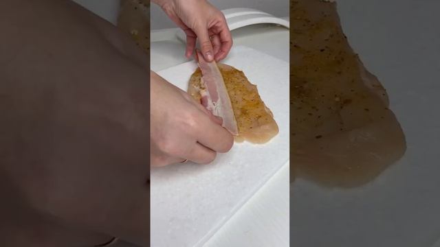 Обалденная закуска из куриной грудки на сковороде смотреть онлайн