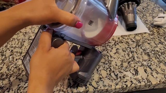 Watch Me Clean My DYSON V7 Animal EXTRA! смотреть онлайн